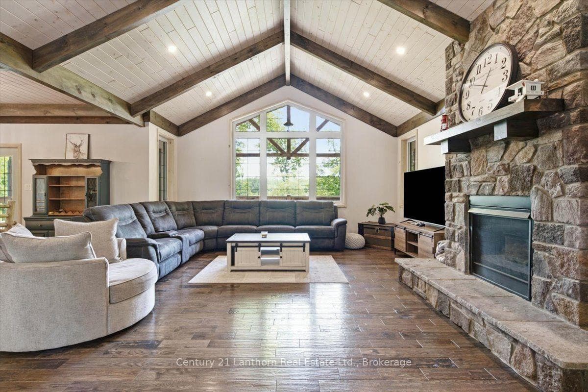 673 Lahey Road photo 12