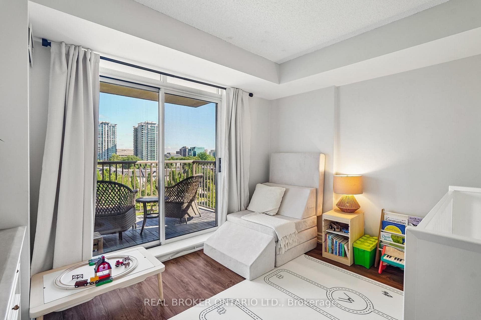 51 Harrison Garden Boulevard Unit 704 photo 16
