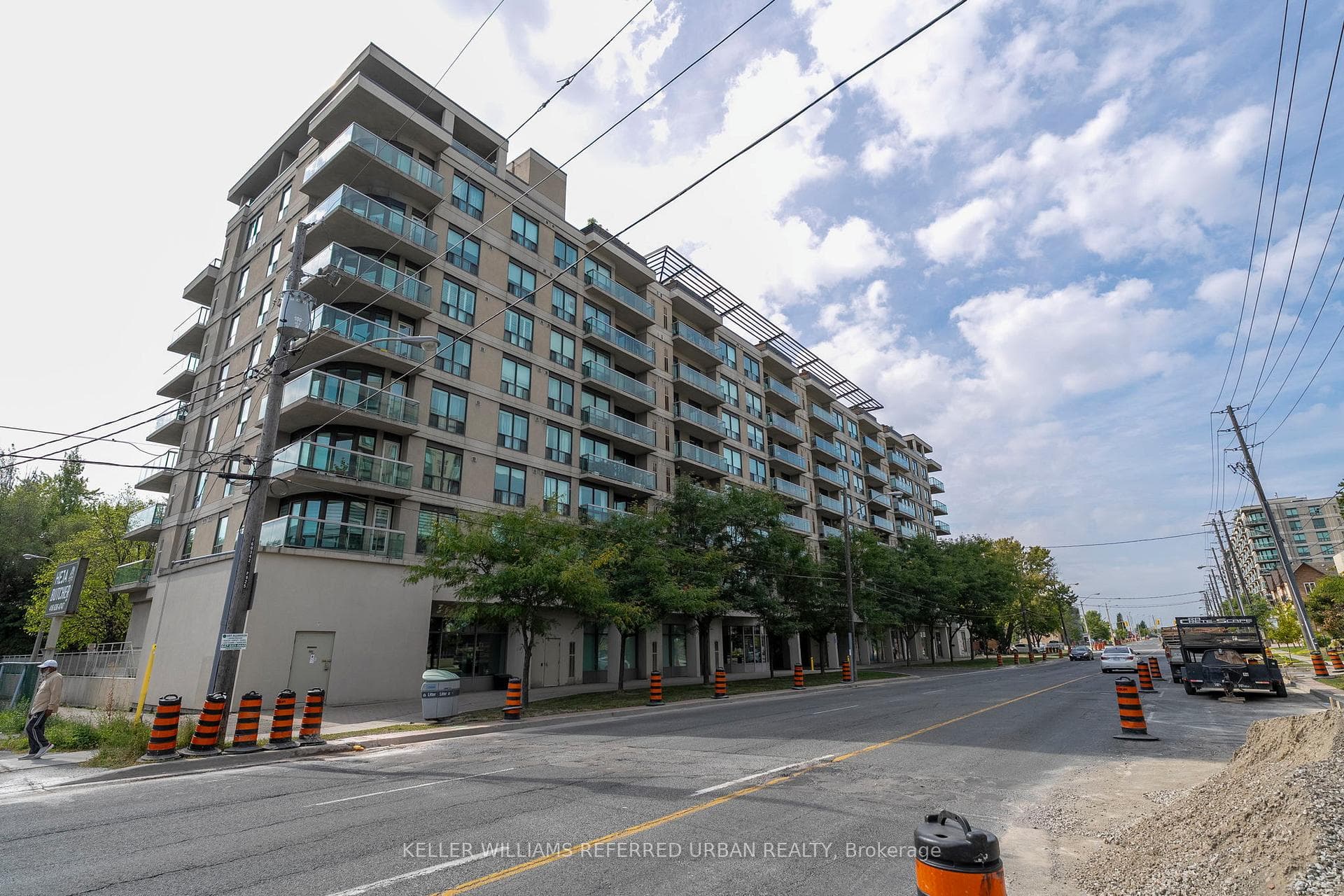 935 Sheppard Avenue Unit 608 photo 1