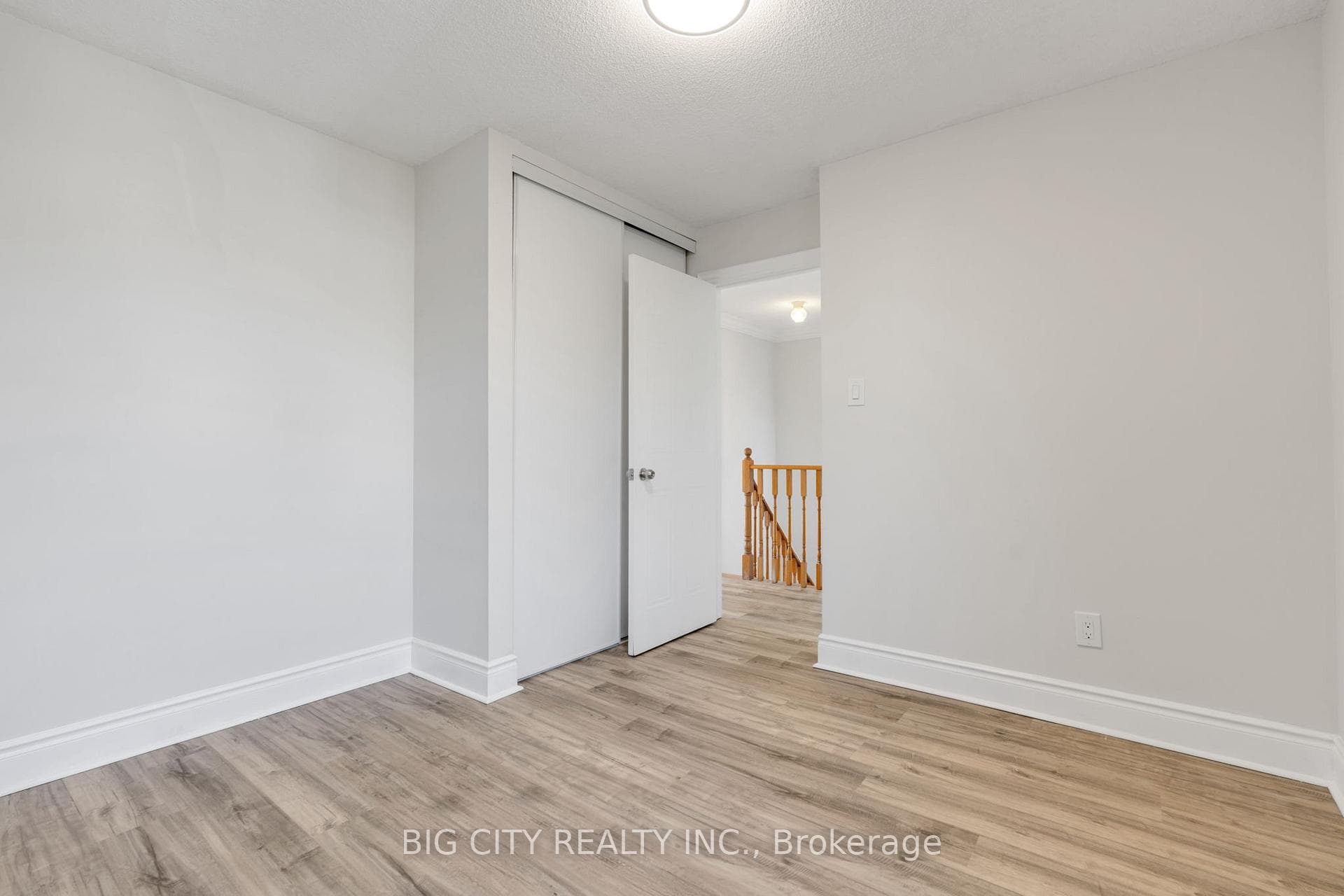 828 Cardington Street photo 36
