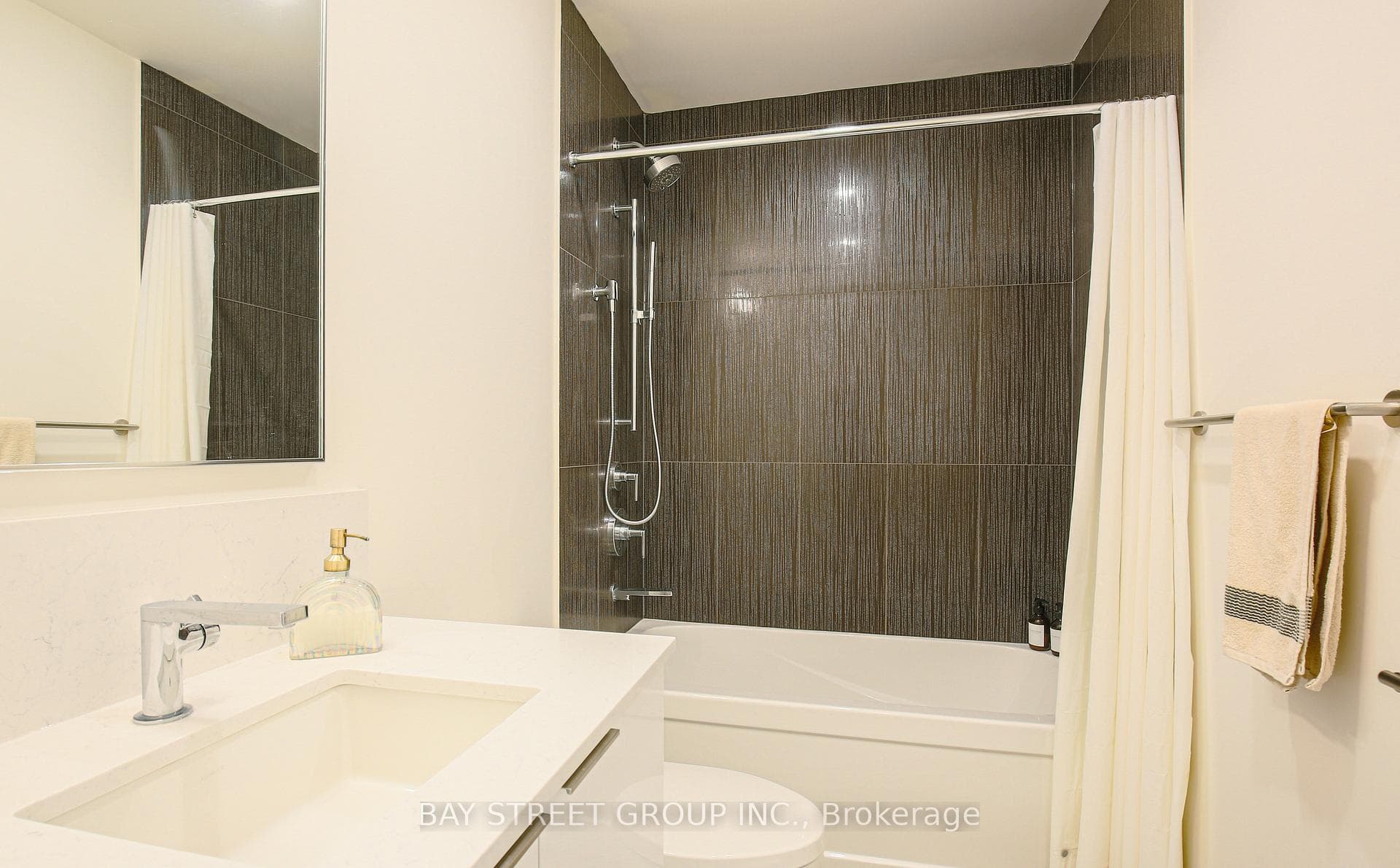 28 Freeland Street Unit 2004 photo 8