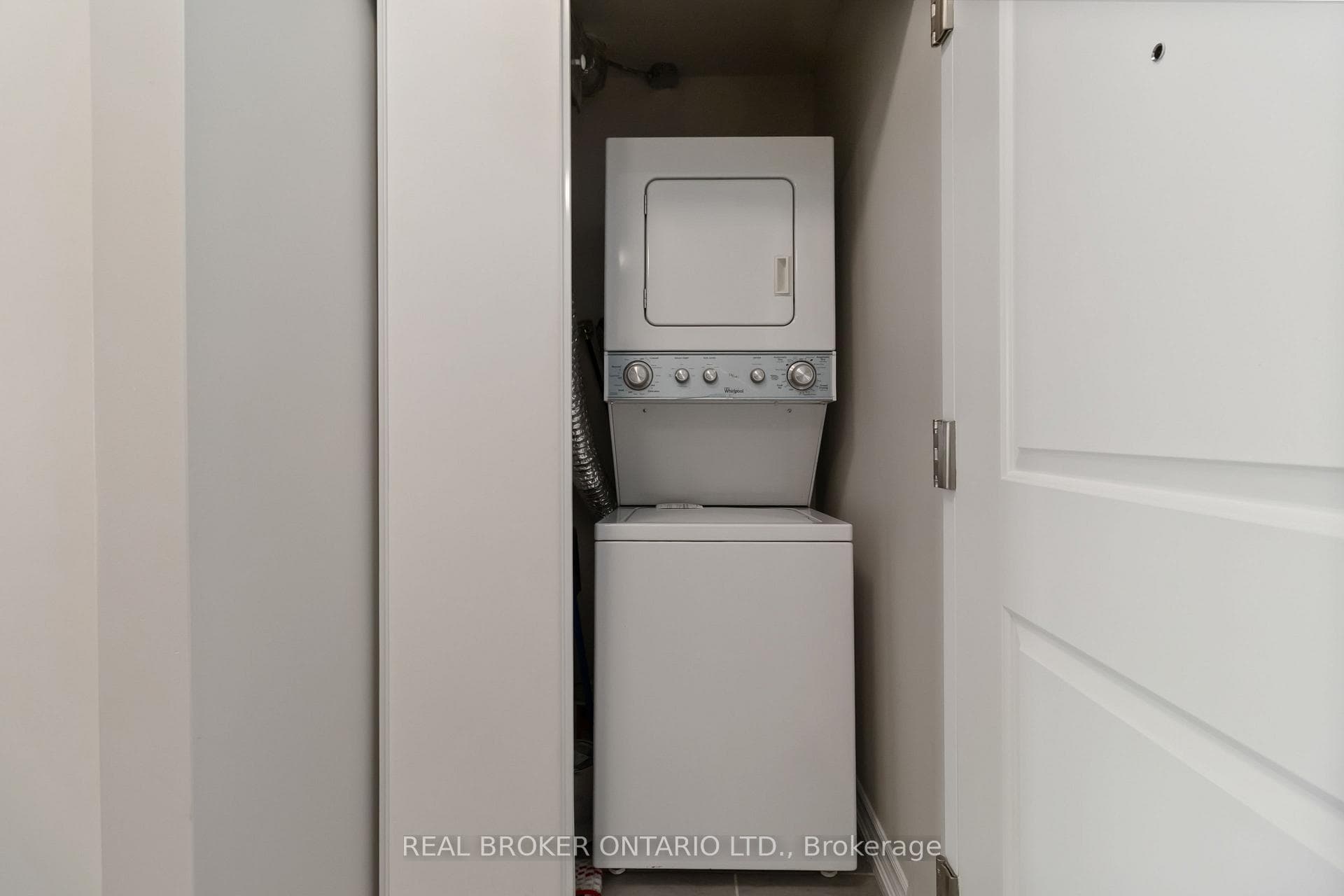 640 Sauve Street Unit 421 photo 23