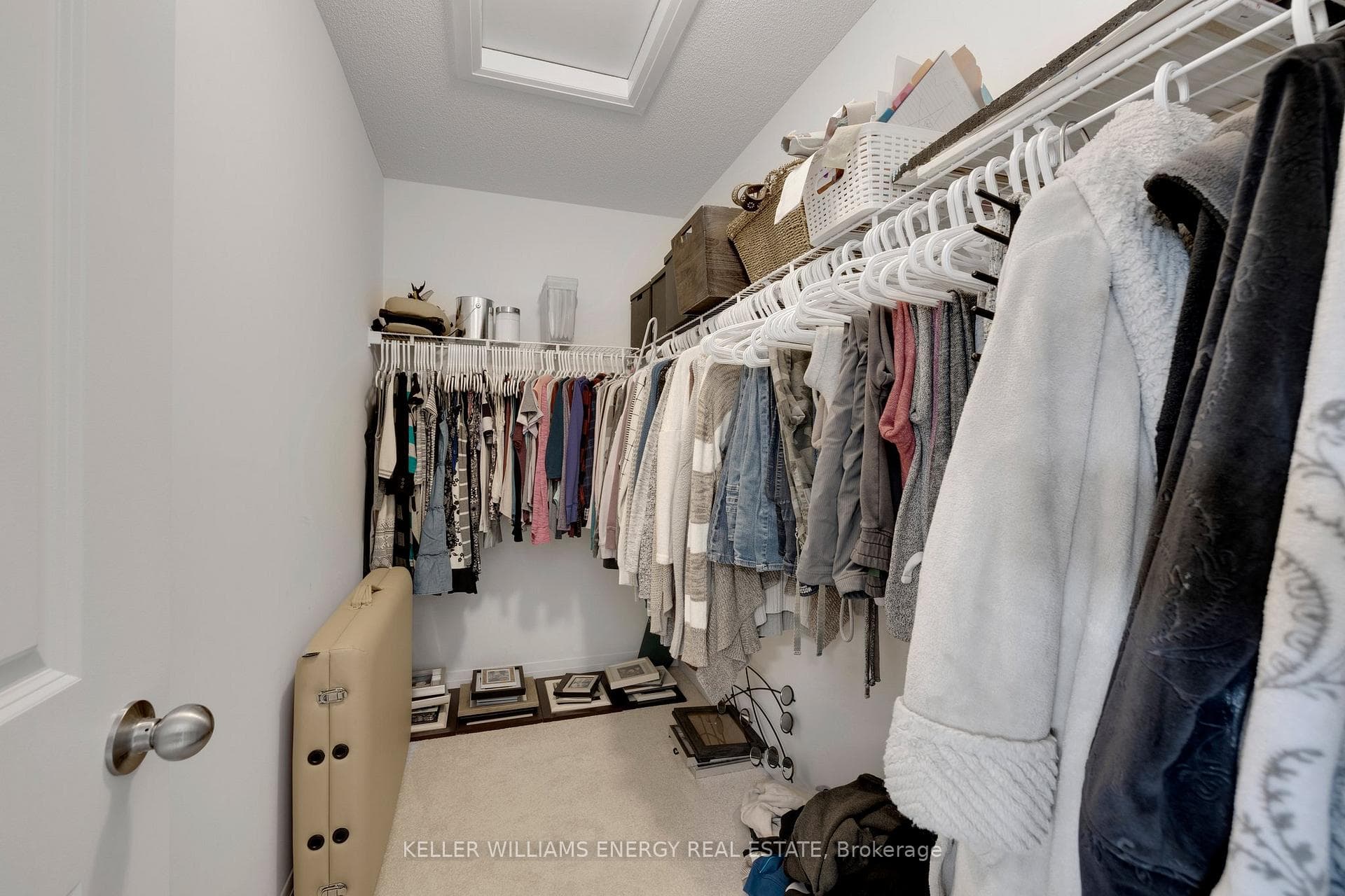 87 Caspian Square photo 16