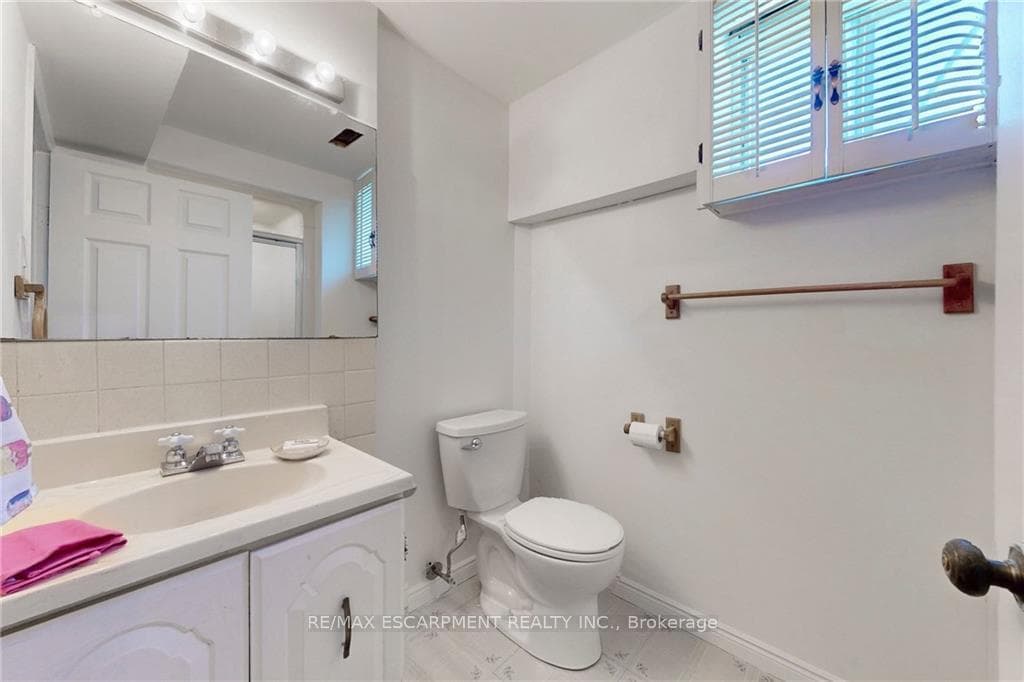 512 Scarlett Crescent photo 30