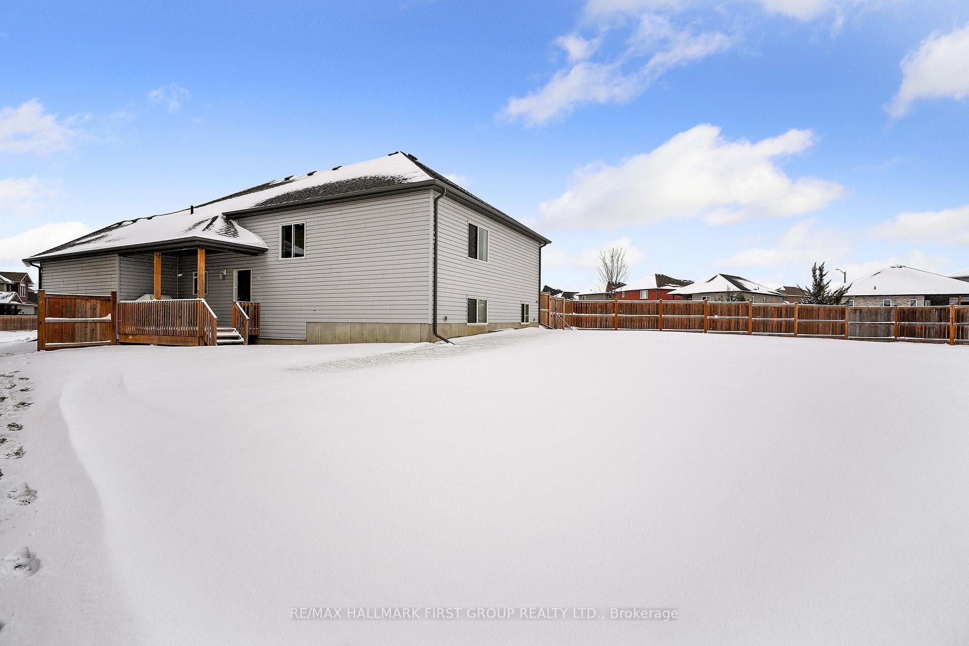 10 Walnut Crescent photo 42