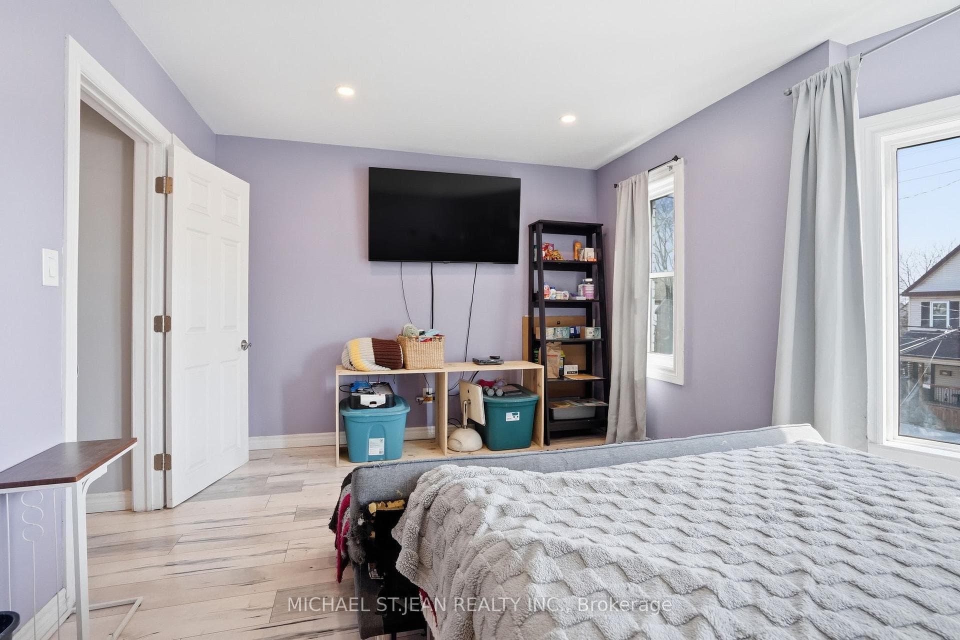 75 Niagara Street photo 26