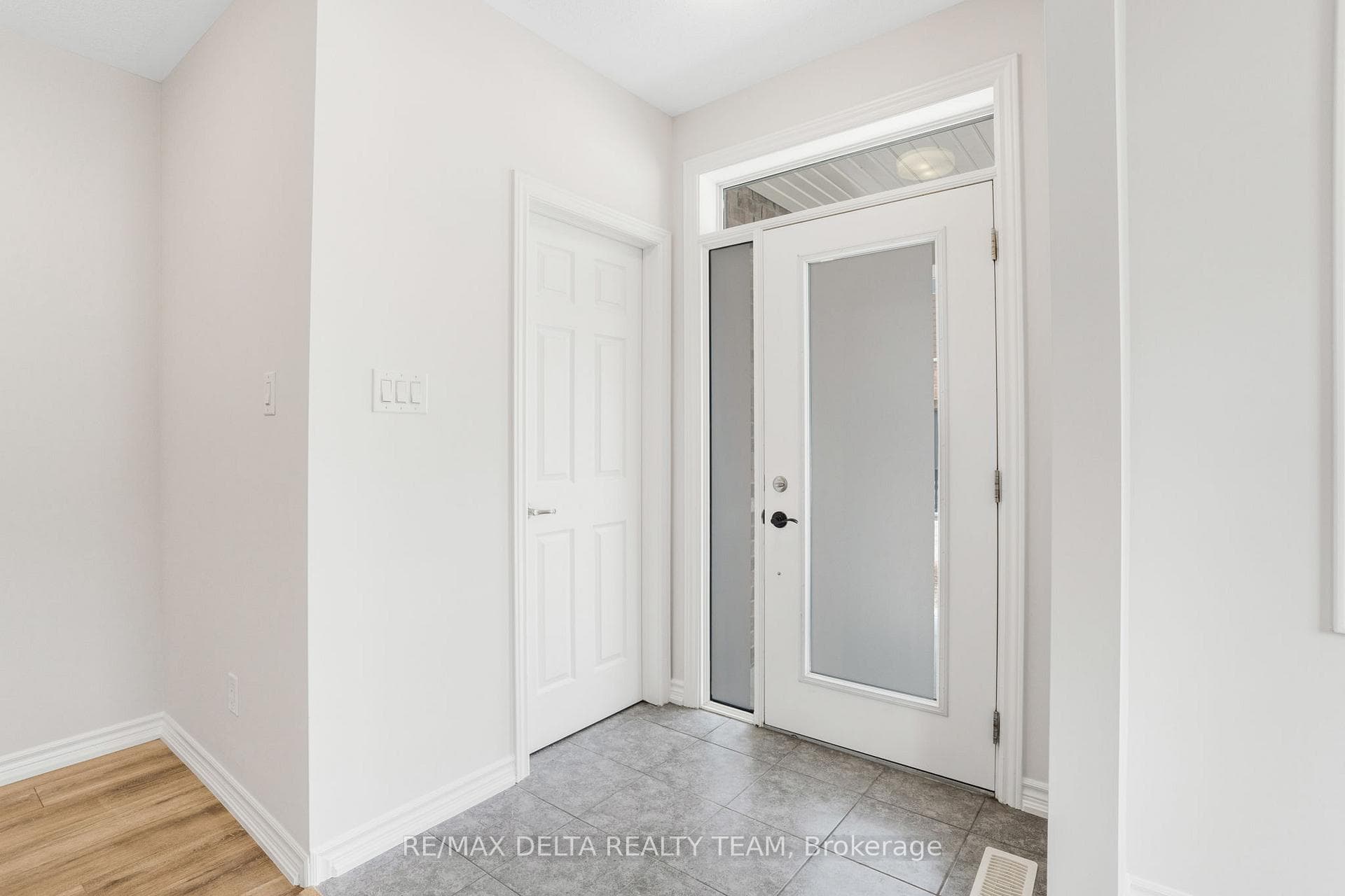 251 Zenith Private N/A Unit 1 photo 4