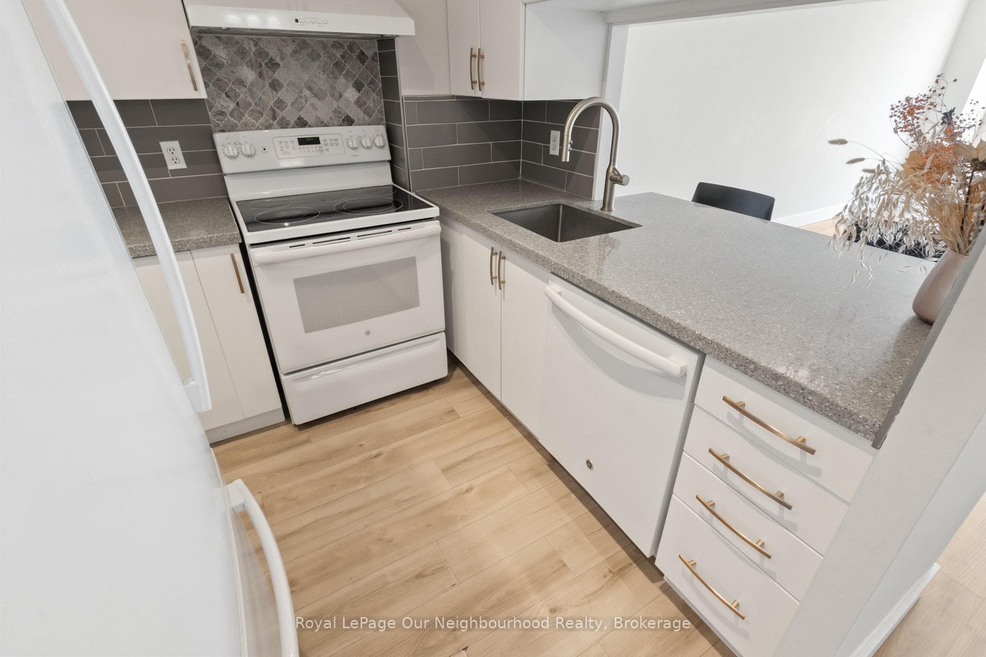 1470 Midland Avenue Unit 2305 photo 10