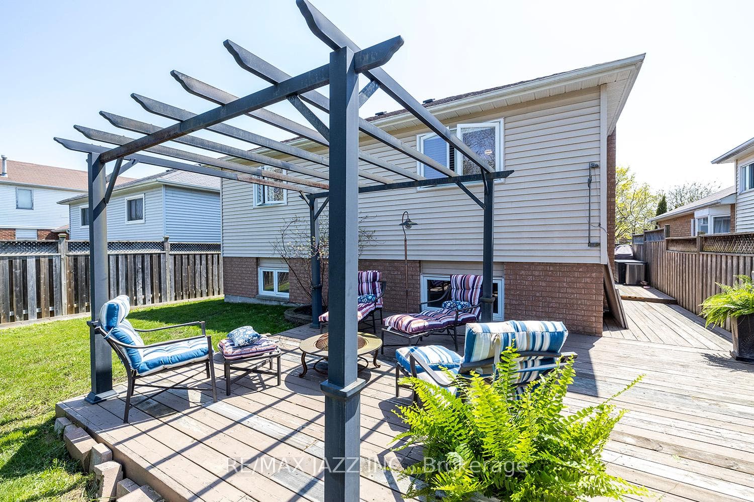23 Stirling Avenue photo 31
