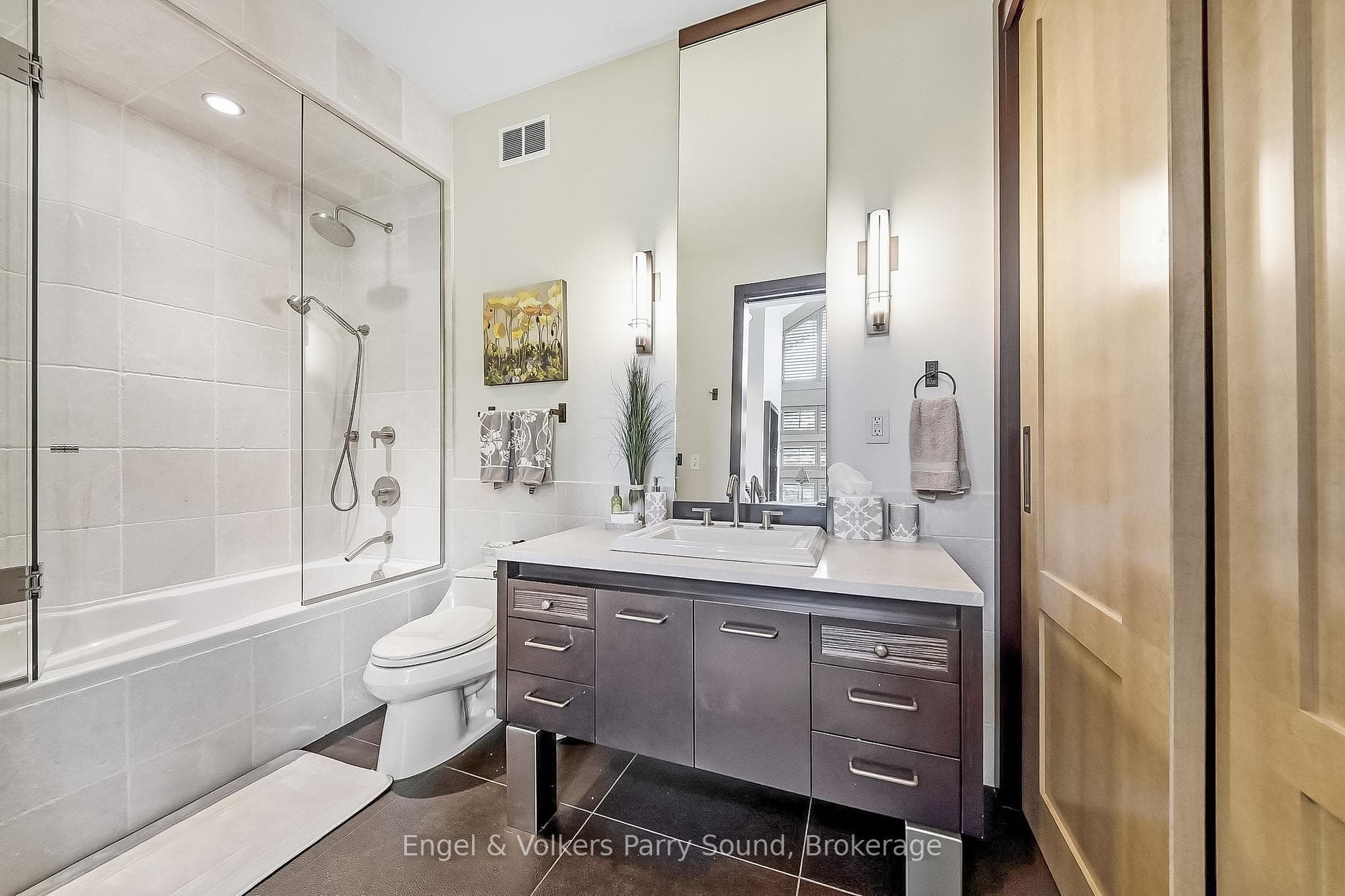 Bedroom ensuite