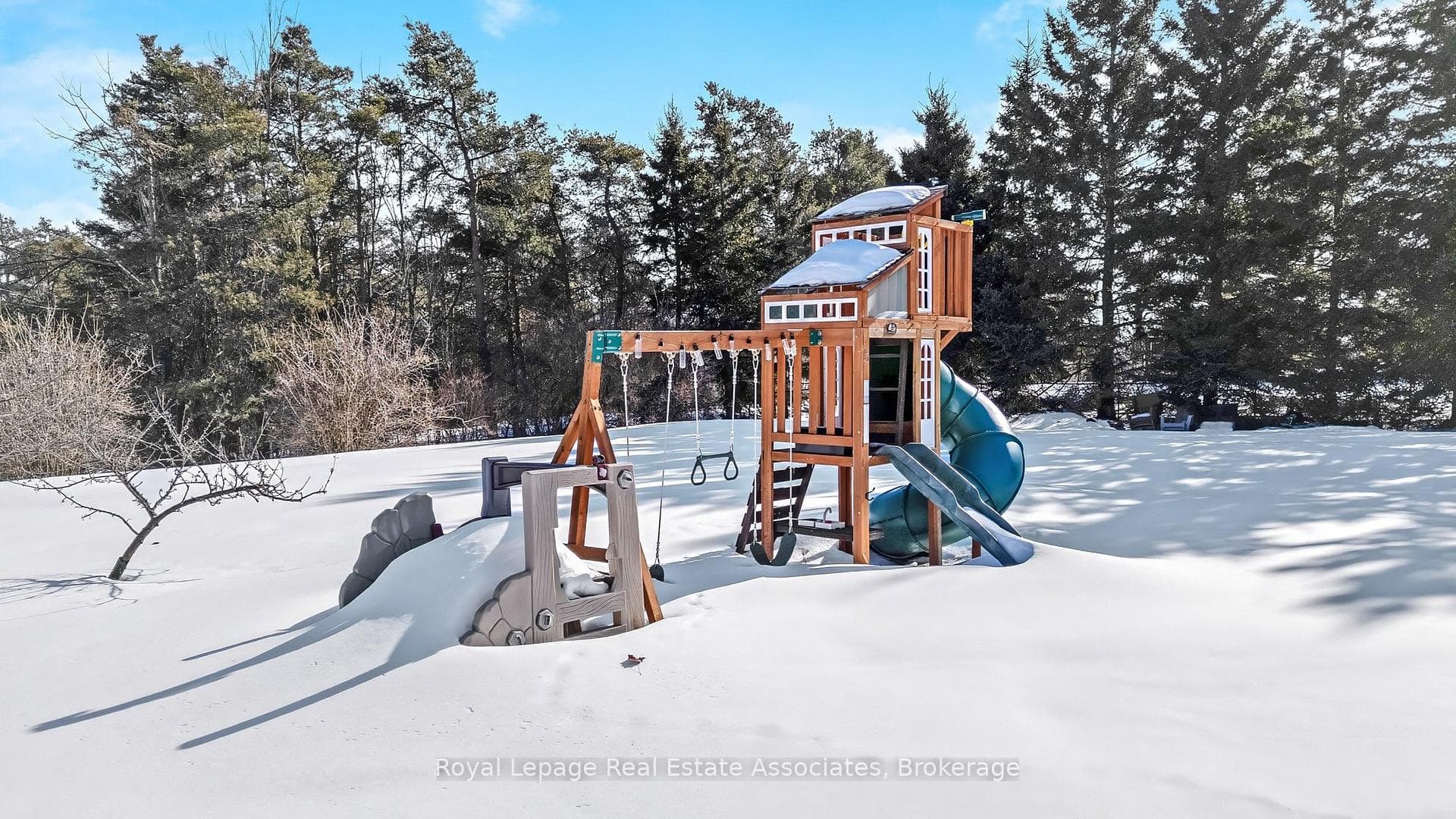 10 Kildare Drive photo 35
