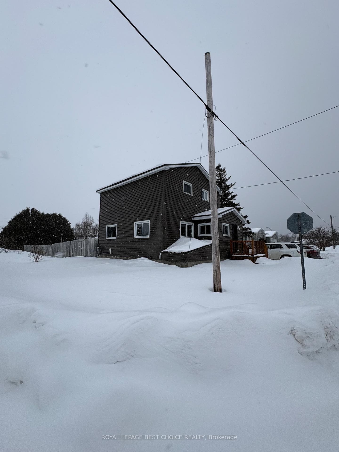 96 Queen Street photo 2