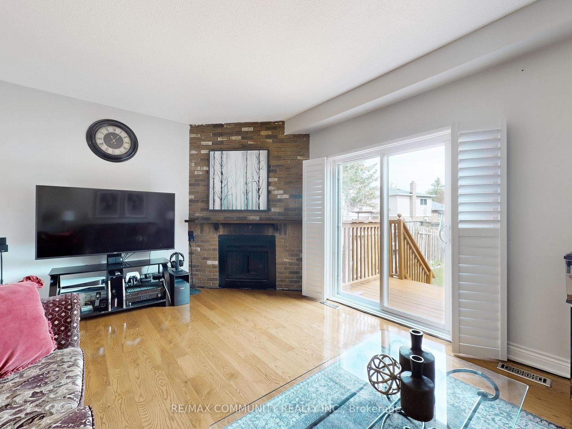 55 John Stoner Drive photo 5