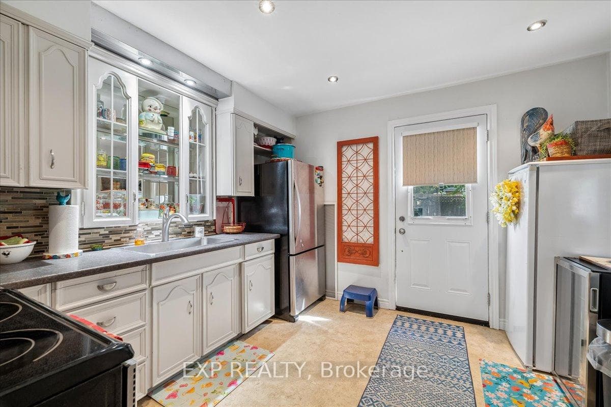 80 Maclennan Avenue photo 11