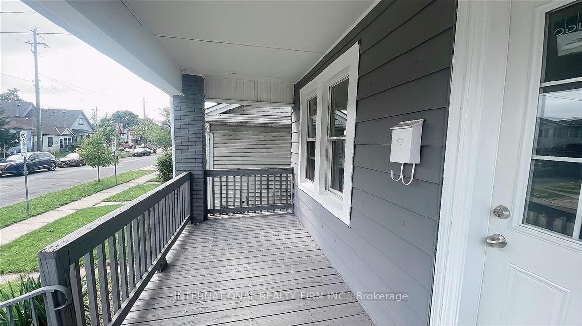 89 Newlands Avenue photo 2