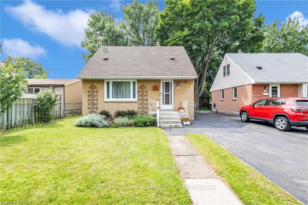 9 Airdrie Avenue photo 1