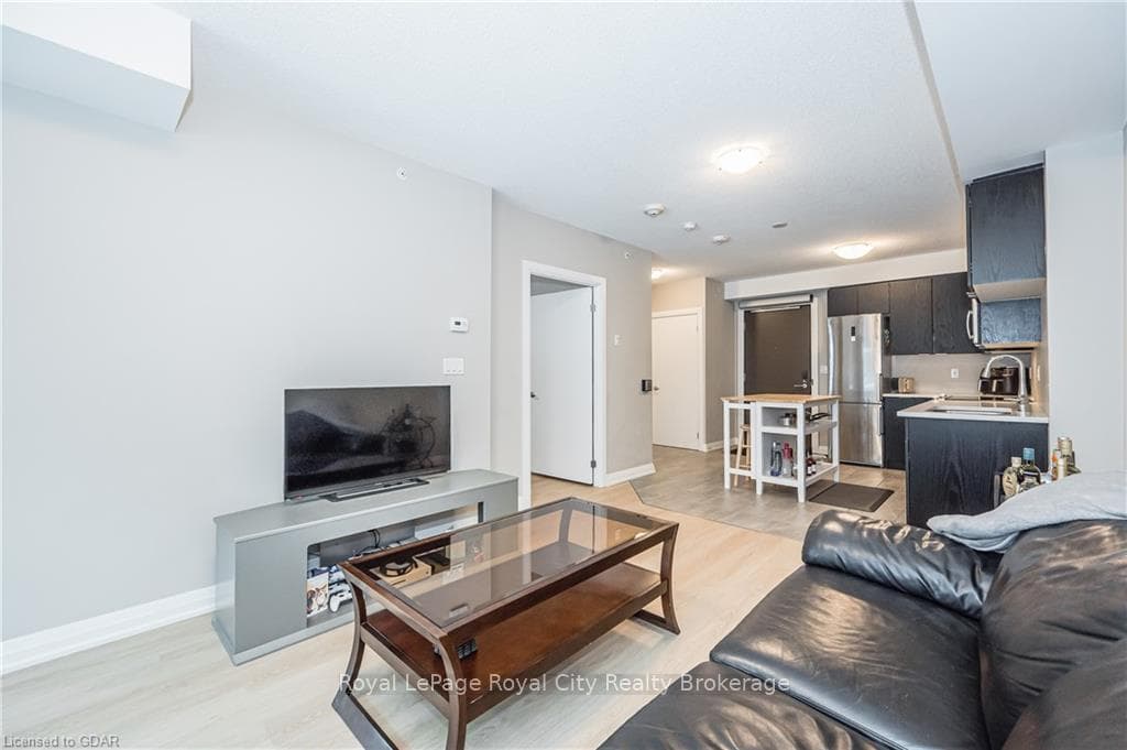 63 ARTHUR Street Unit 304 photo 5