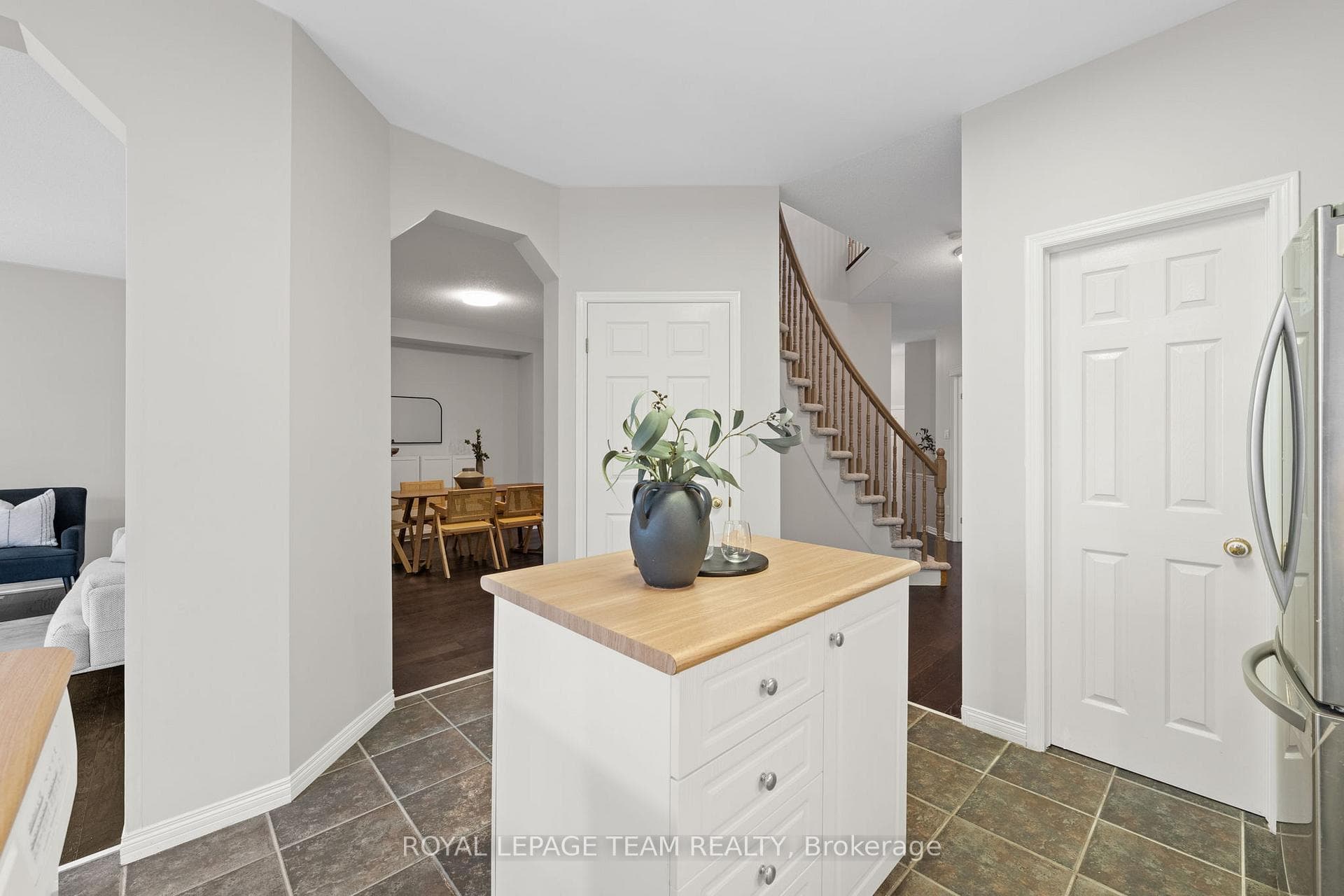 27 Evanshen Crescent photo 18