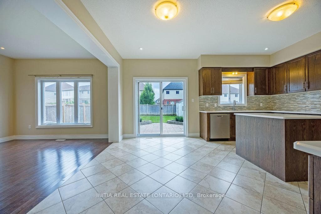 2396 Callingham Drive photo 10