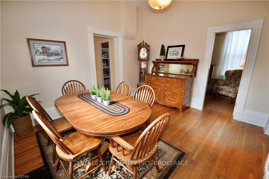 143 WILLIAM Street photo 9