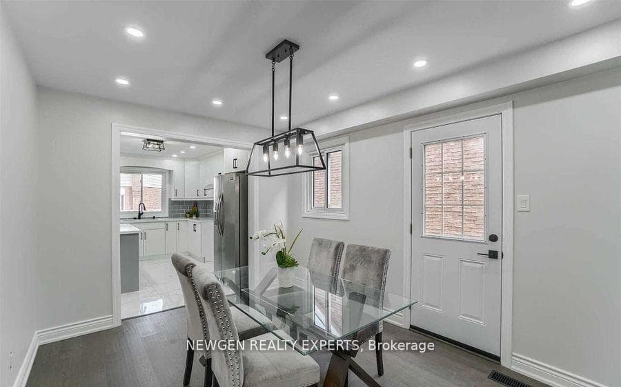 101 Banting Crescent photo 12