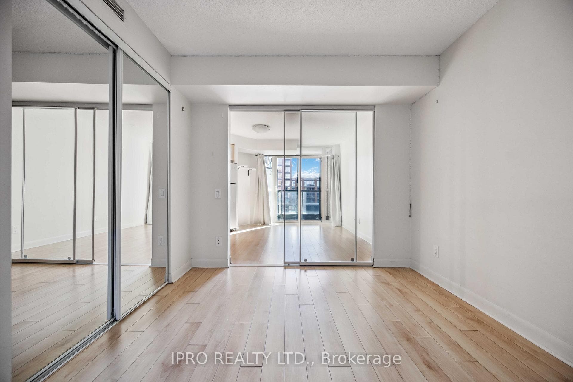 525 Wilson Avenue Unit 528 photo 12