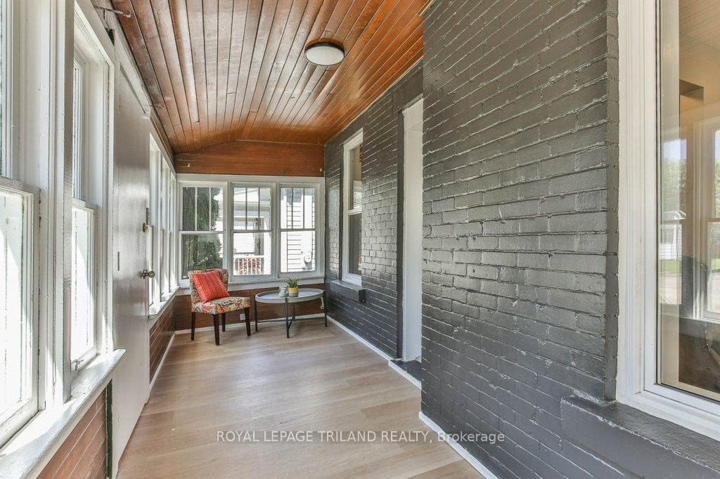 93 MALAKOFF Street photo 4
