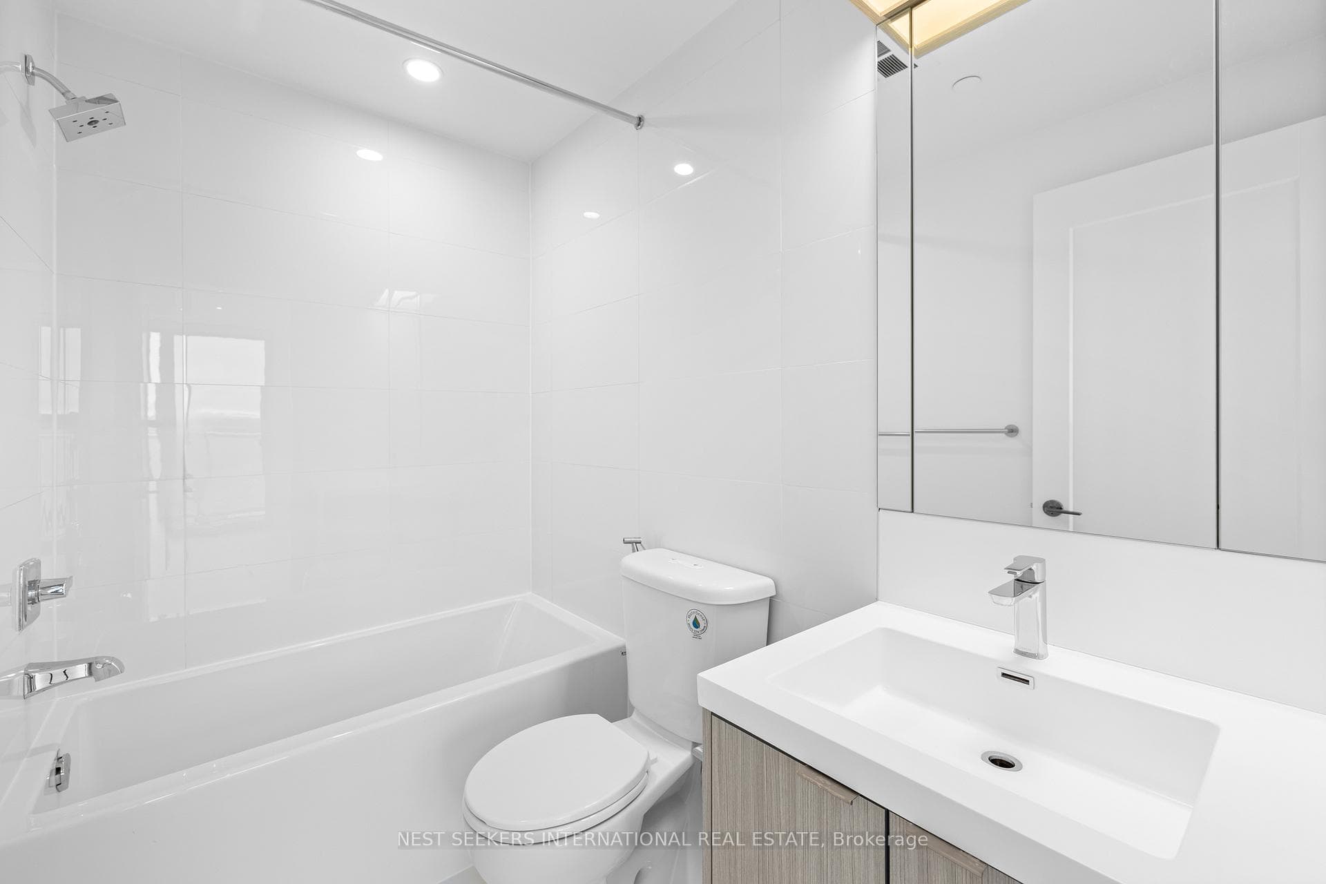 101 Erskine Avenue Unit 2802 photo 26