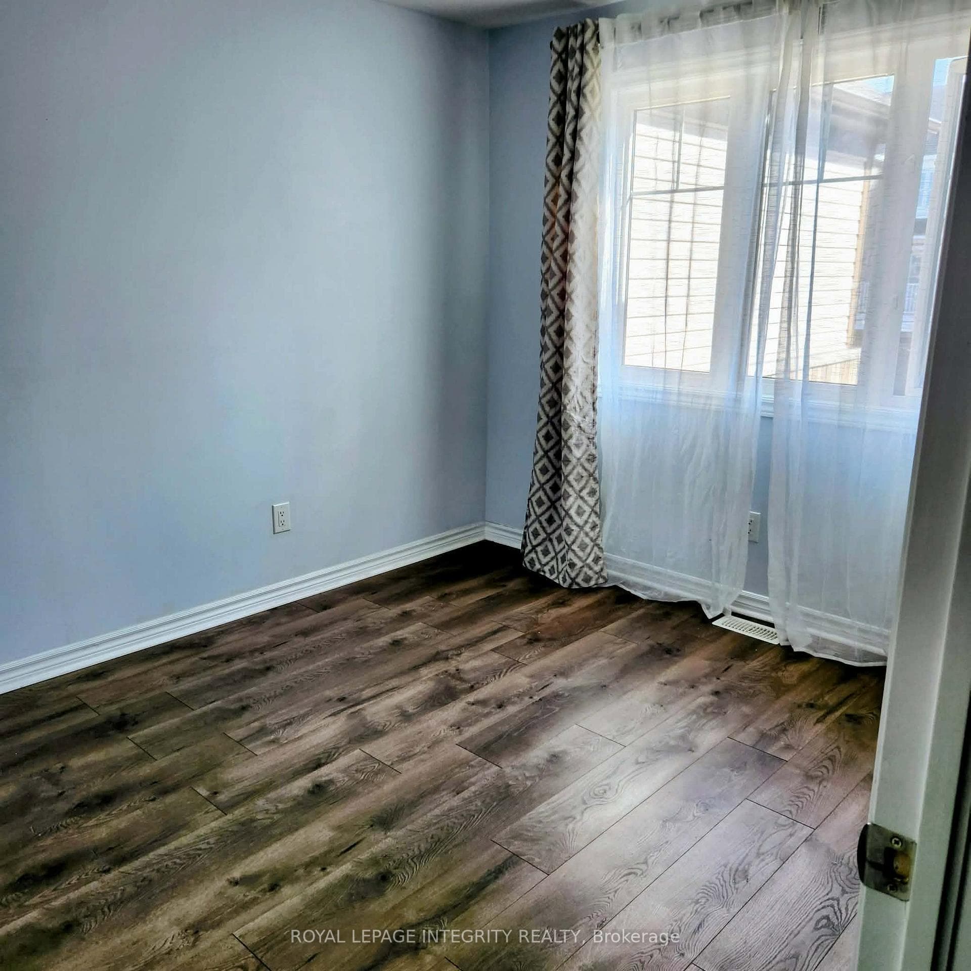 555 Foxlight Circle photo 17