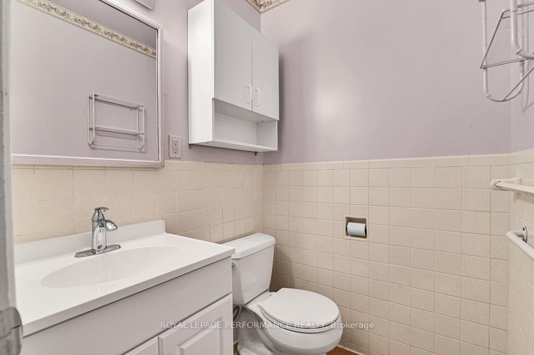 2pc ensuite - Primary Bedroom