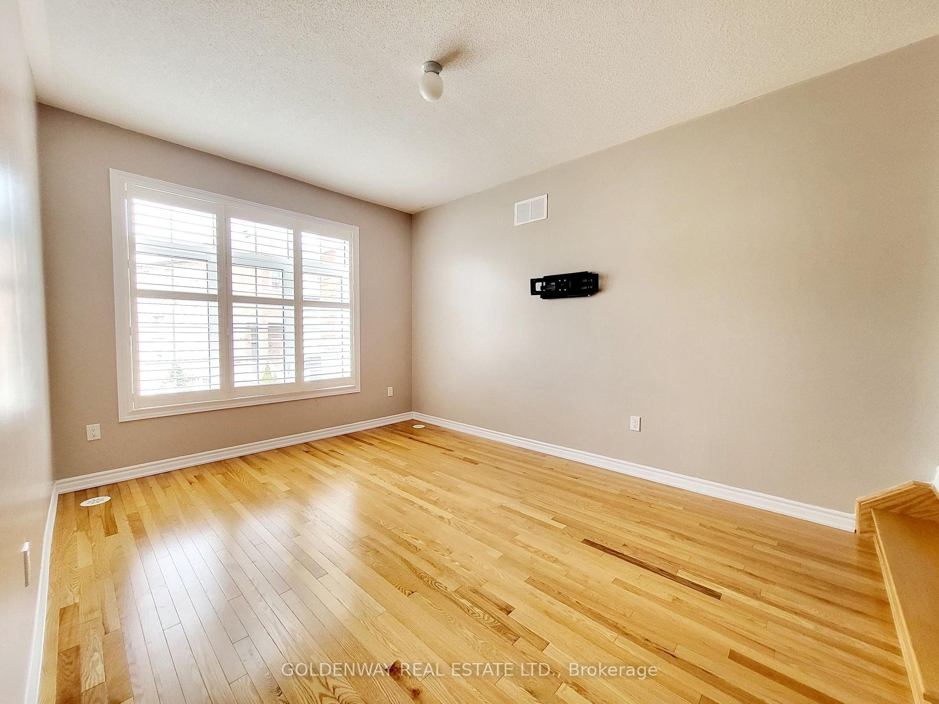 80 Aspen Hills Road photo 12