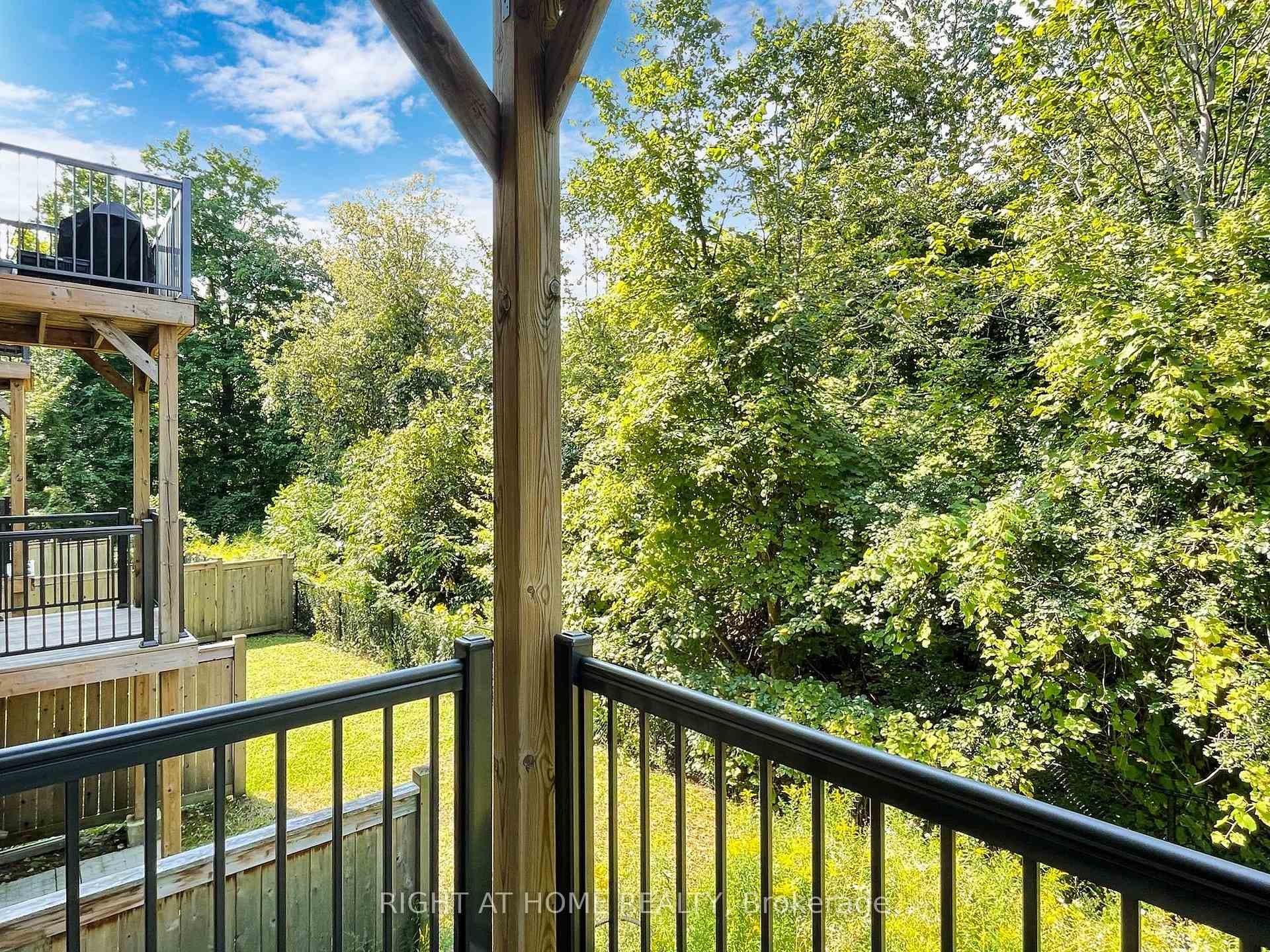 82 Arianna Crescent photo 36