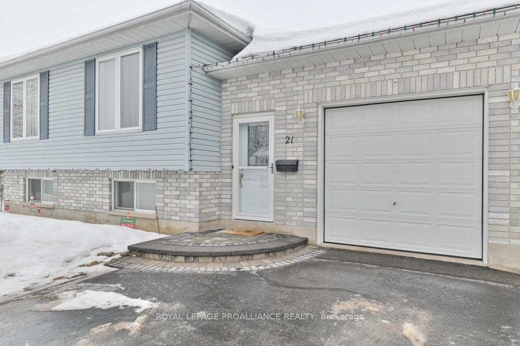 21 Robert Drive photo 4