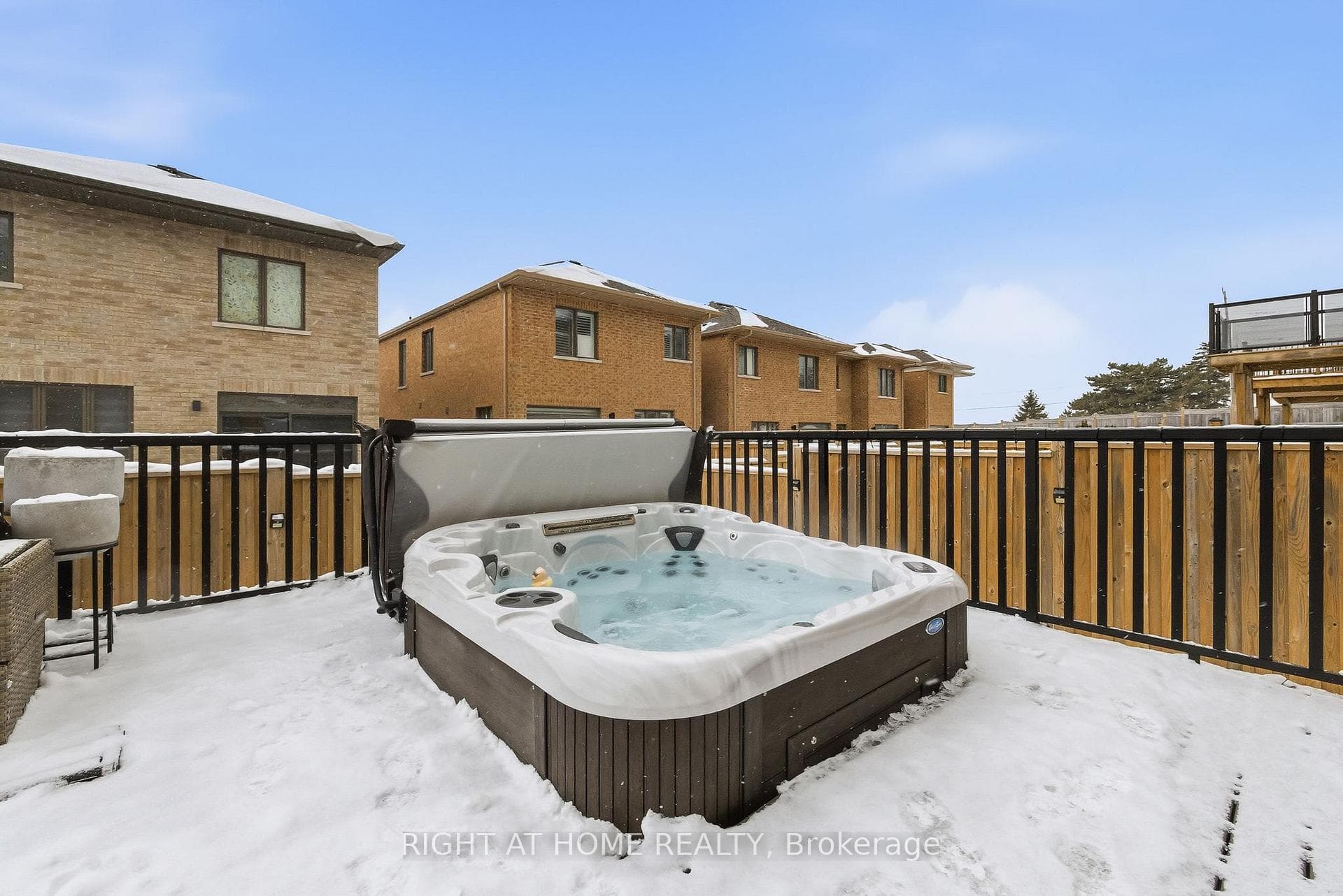 87 Barrister Avenue photo 38