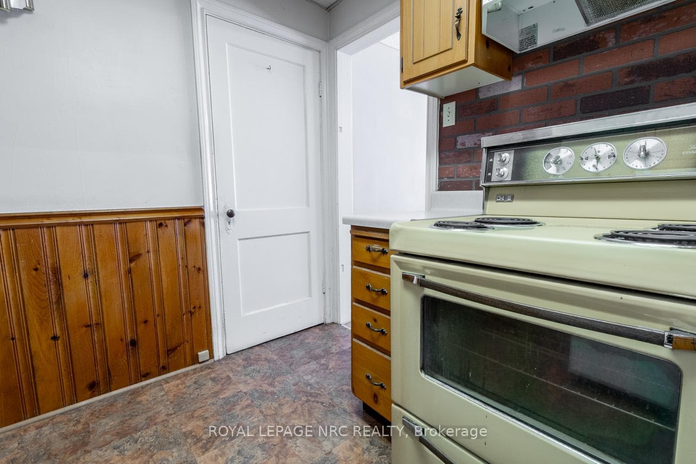 75 Vale Avenue photo 27