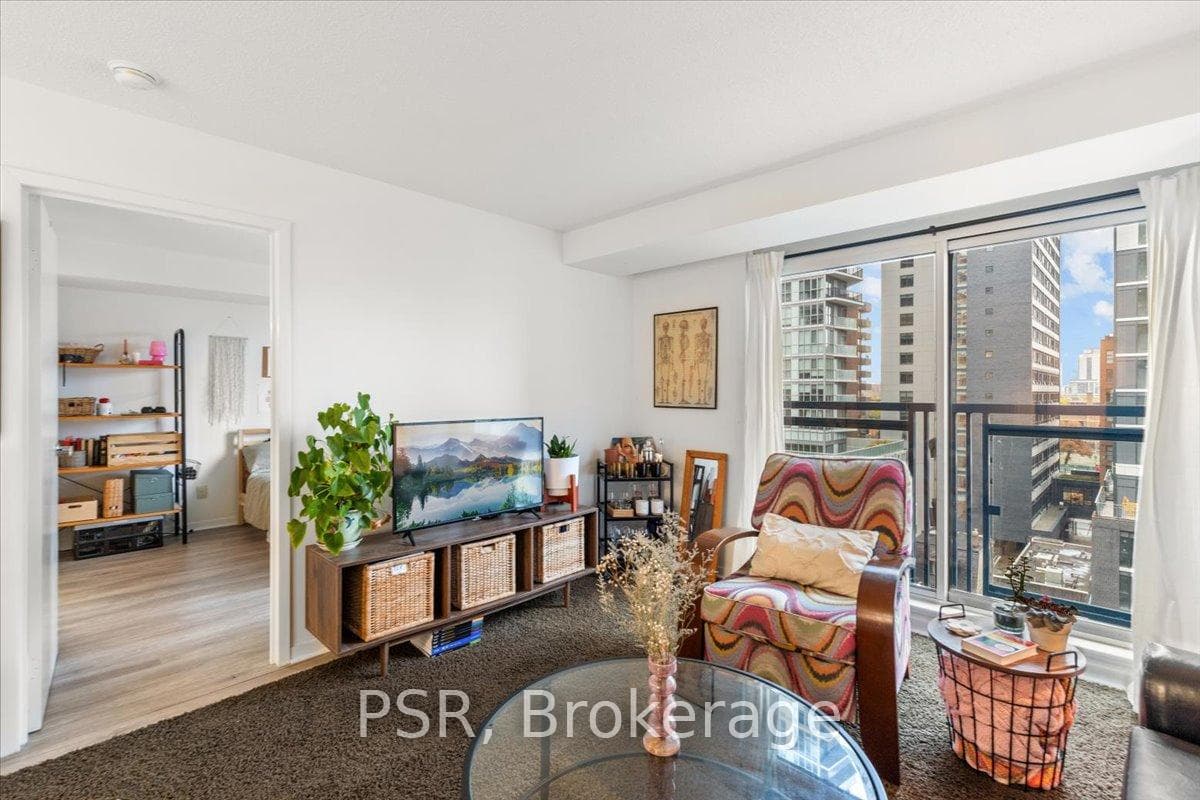 75 Dalhousie Street Unit 906 photo 3