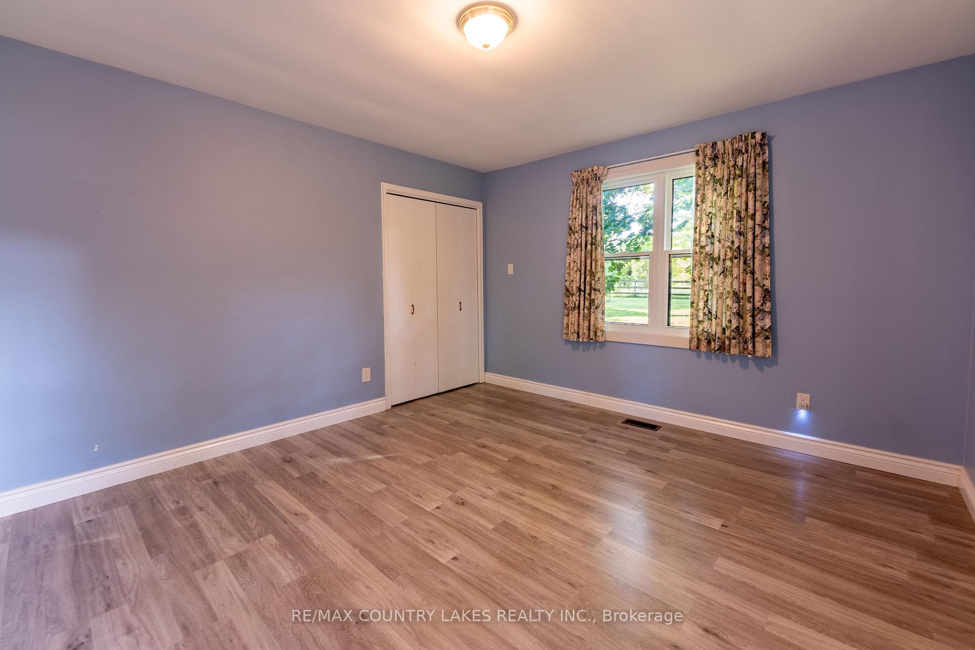 94 Laidlaw Street photo 16