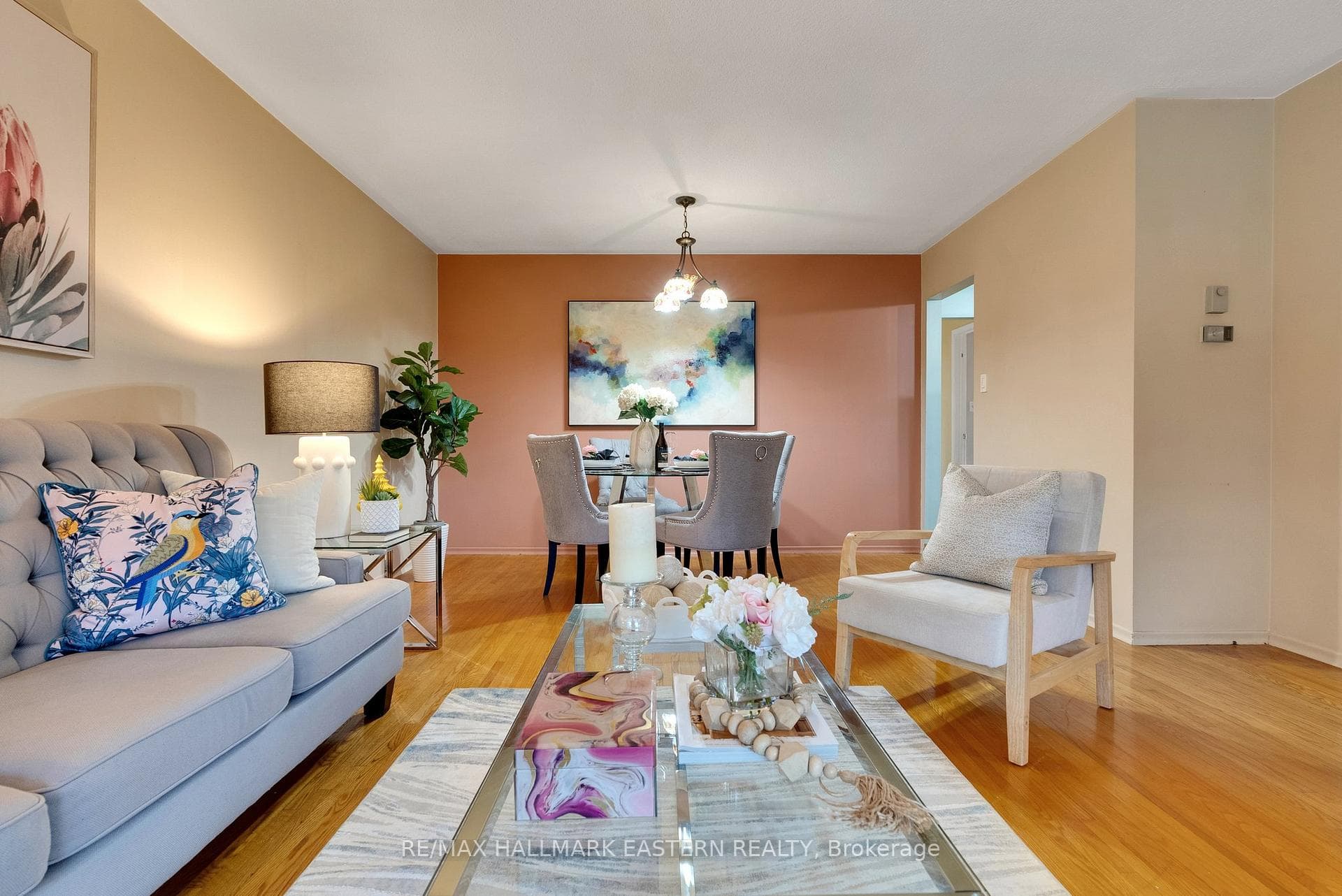 685 Alderwood Place photo 6
