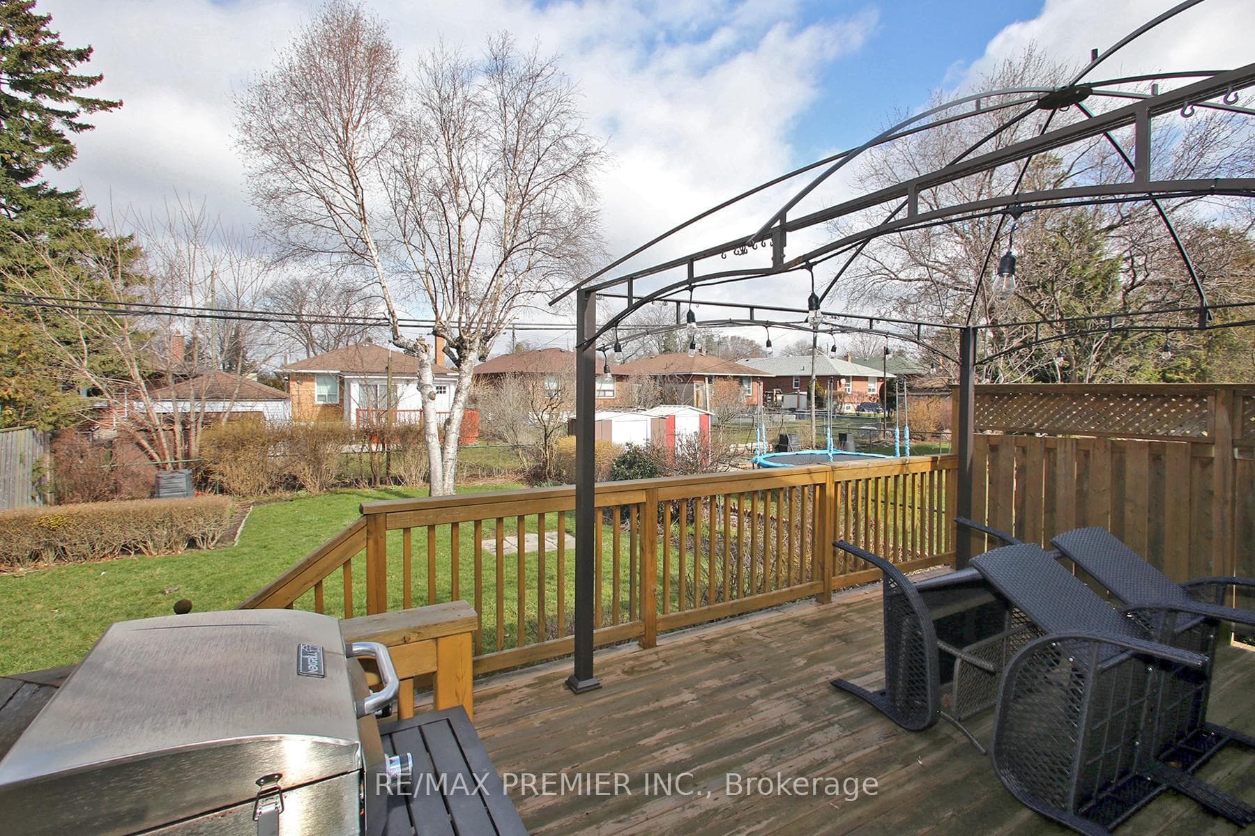 32 Kootenay Crescent photo 26