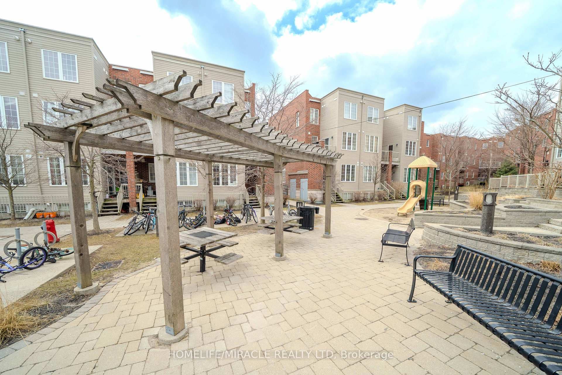 407 BEECHGROVE Drive Unit 56 photo 26