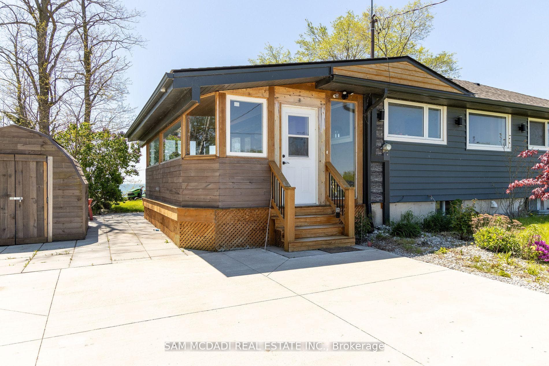 65 Lakeridge Boulevard photo 4