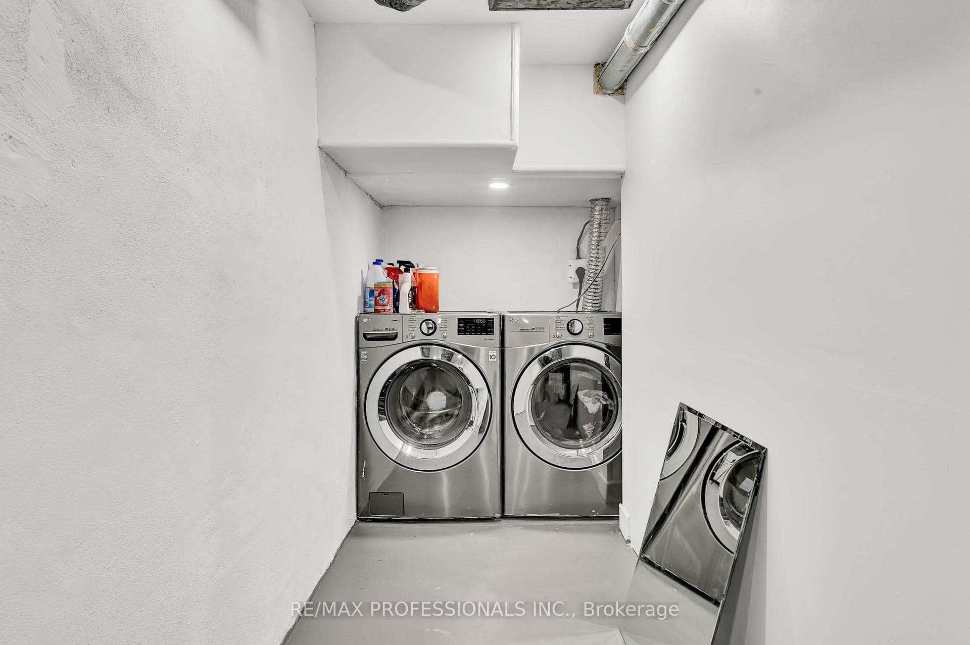 115 Dumbarton Street photo 29