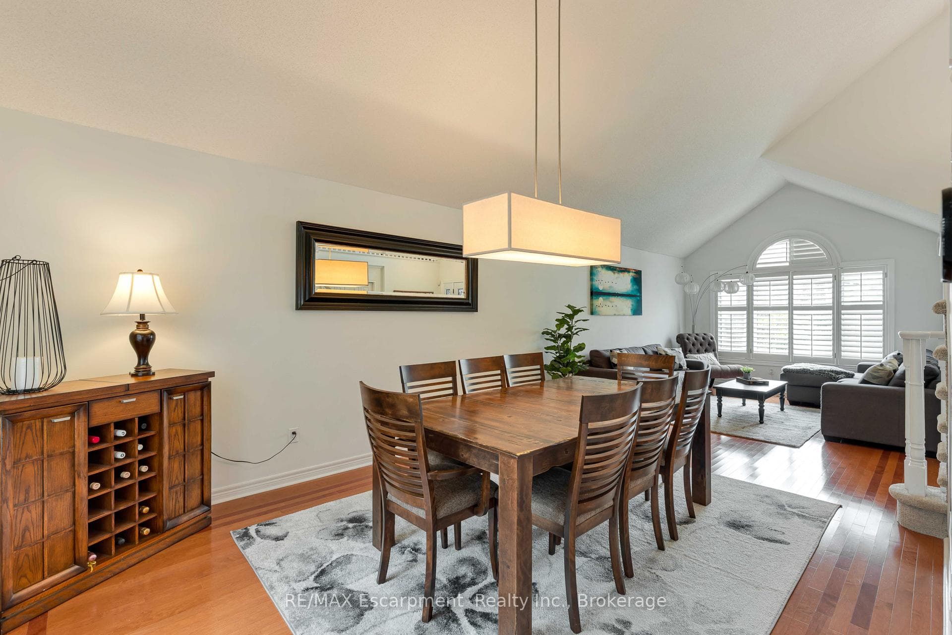 98 Glenhollow Drive photo 9