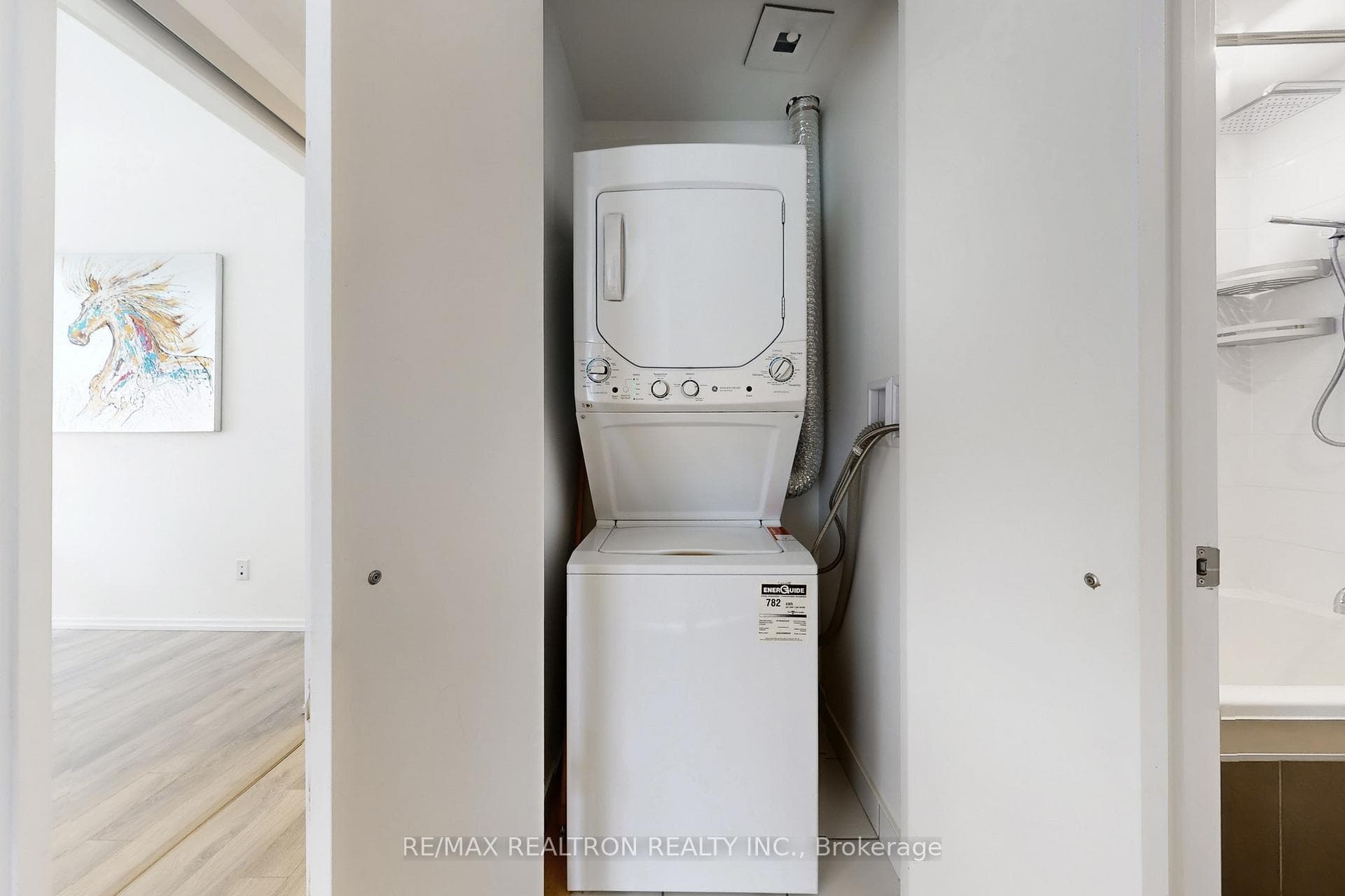 197 Yonge Street Unit 1505 photo 18