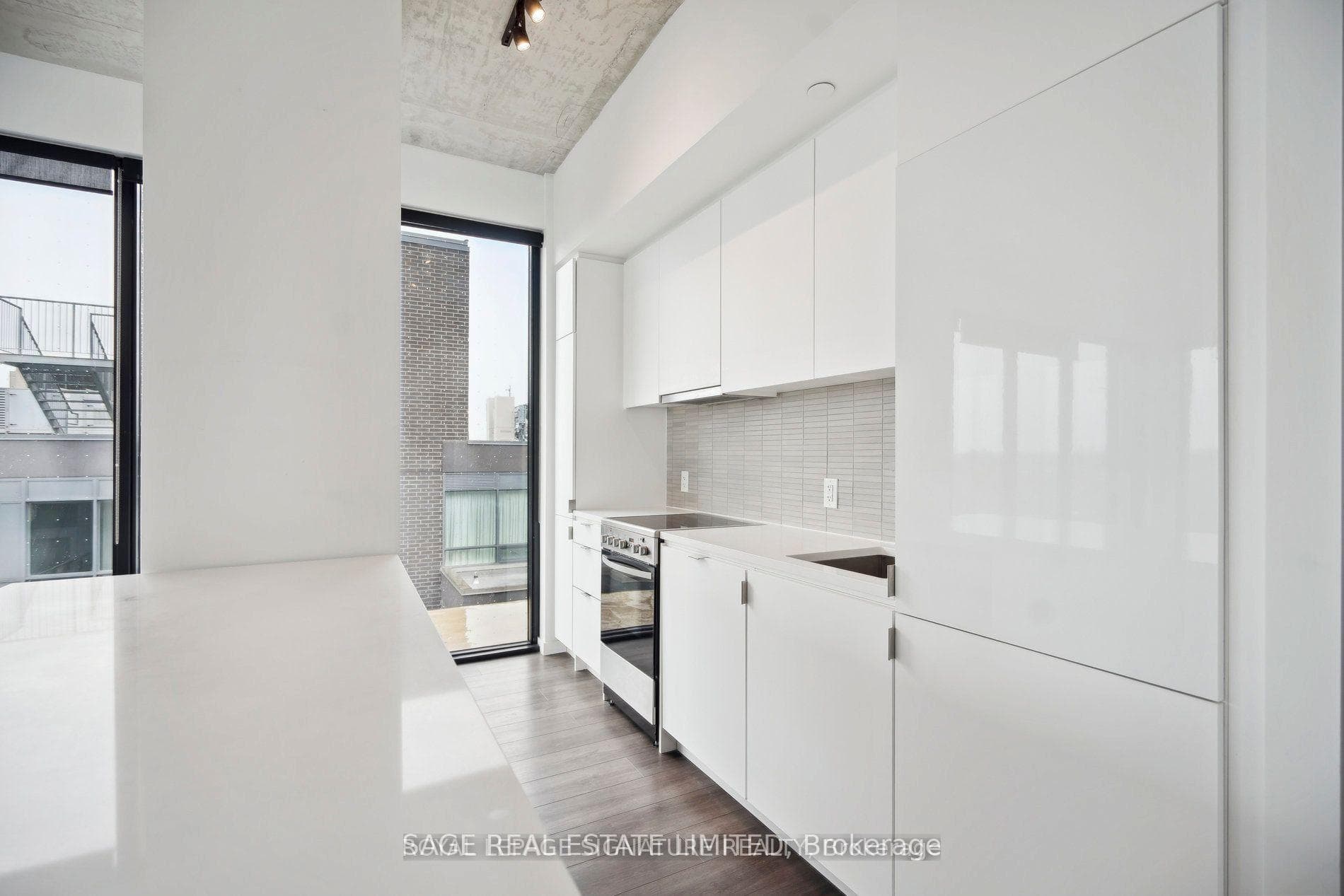 7 Smith Crescent Unit PH 808 photo 4