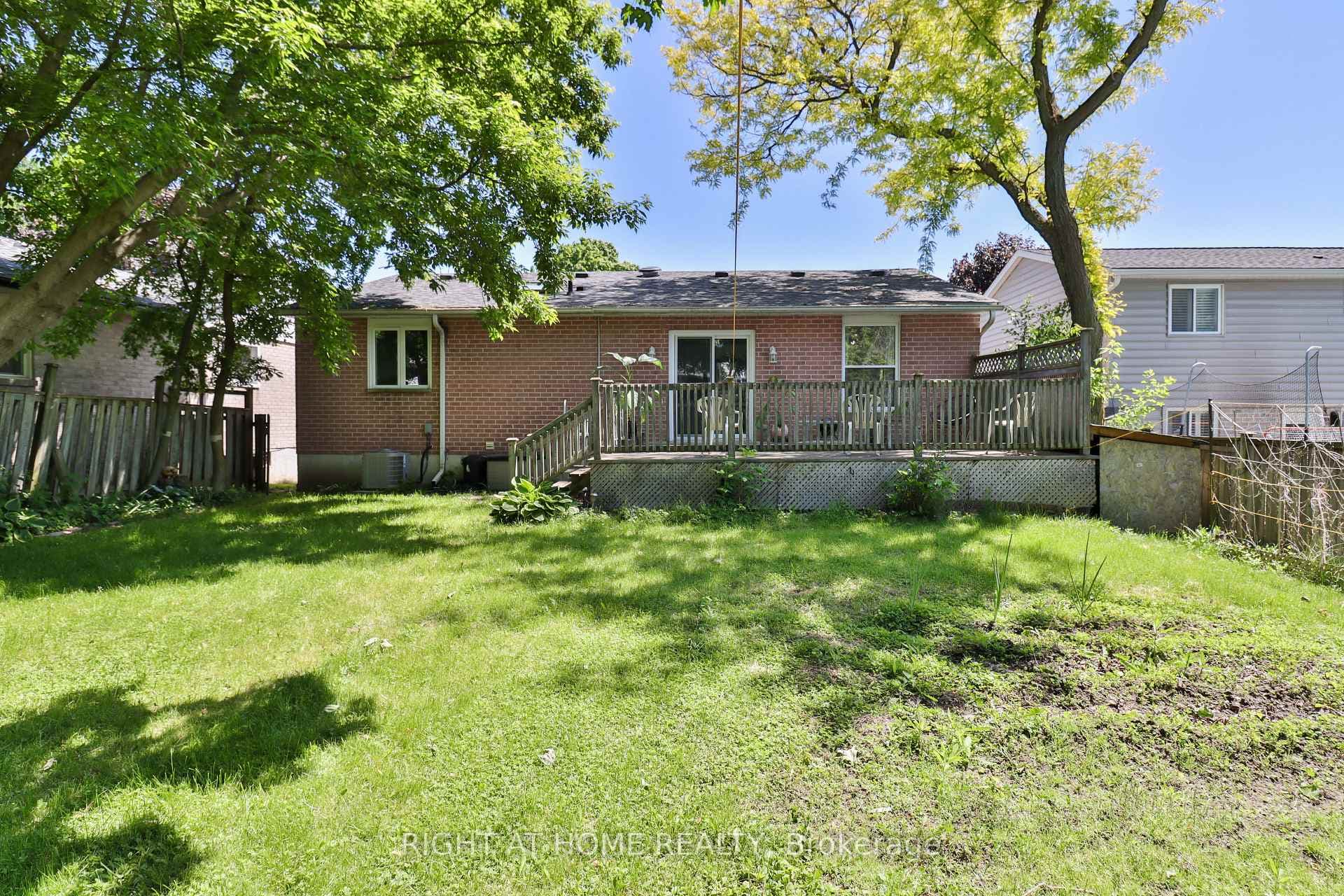 390 Borden Avenue photo 5
