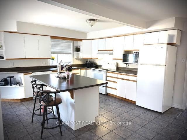 414 James Avenue photo 4