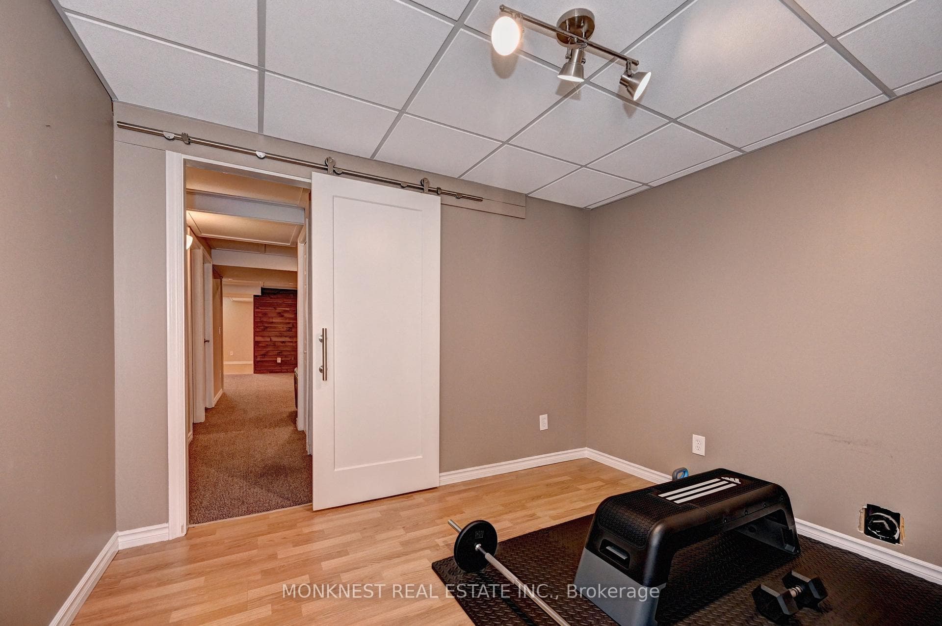 263 Vincent Drive photo 33