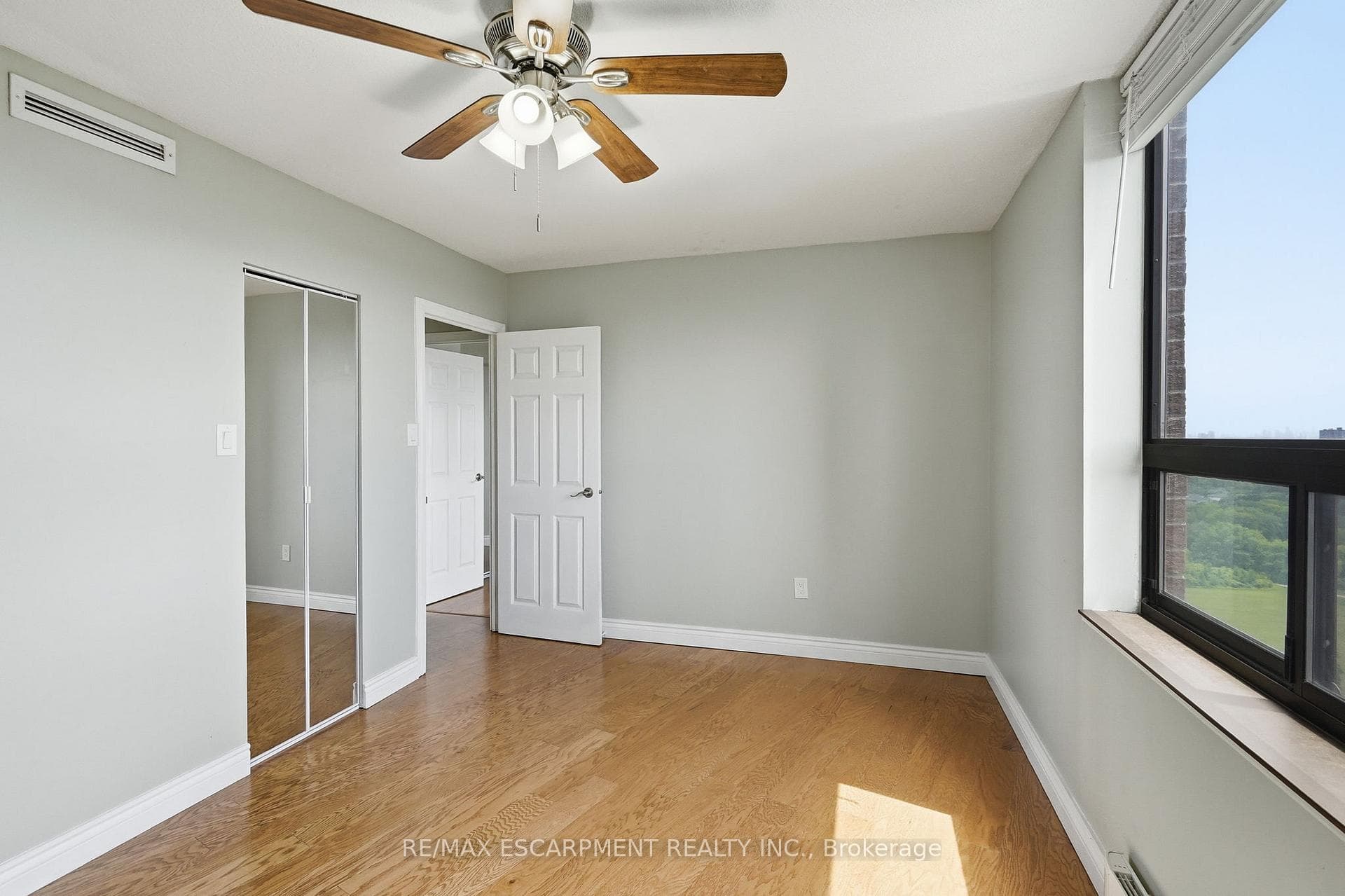 50 MISSISSAUGA VALLEY Boulevard Unit 1516 photo 19