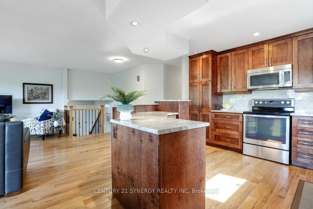 2725 Glen Street photo 12